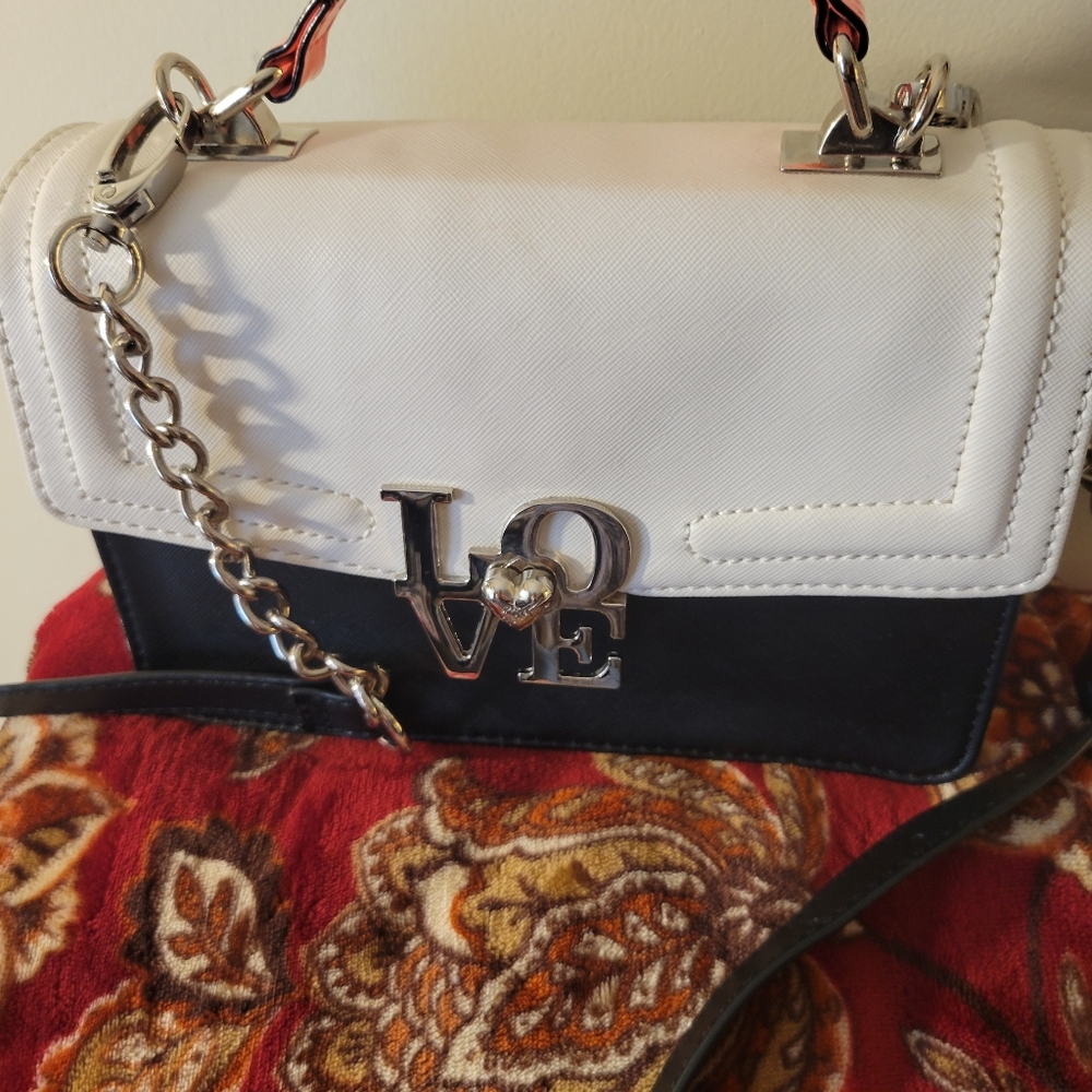 Betsey Johnson Chic White and Black Handbag with Love Accent - Picture 4 of 10
